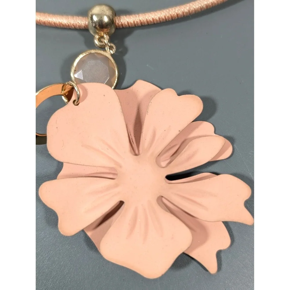 Cato Peach Flower Pendant Necklace 20